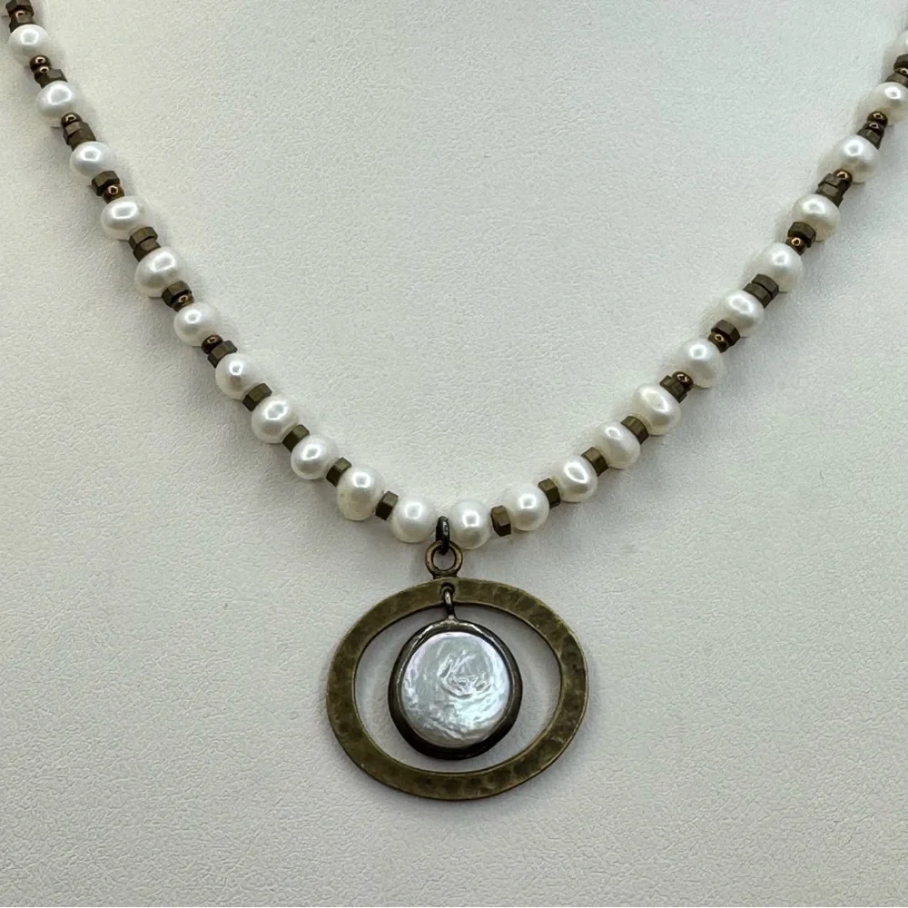 Beautiful Silpada Freshwater Pearl Beaded Necklace Circle Pendant Adjustable